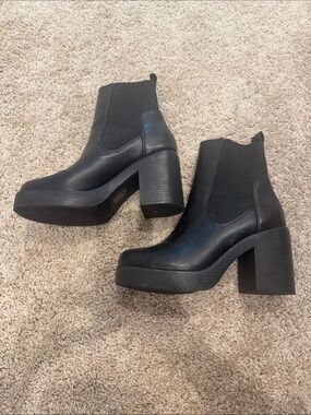 Women’s Black Platform Chelsea Ankle Boots - Classic Block Heel